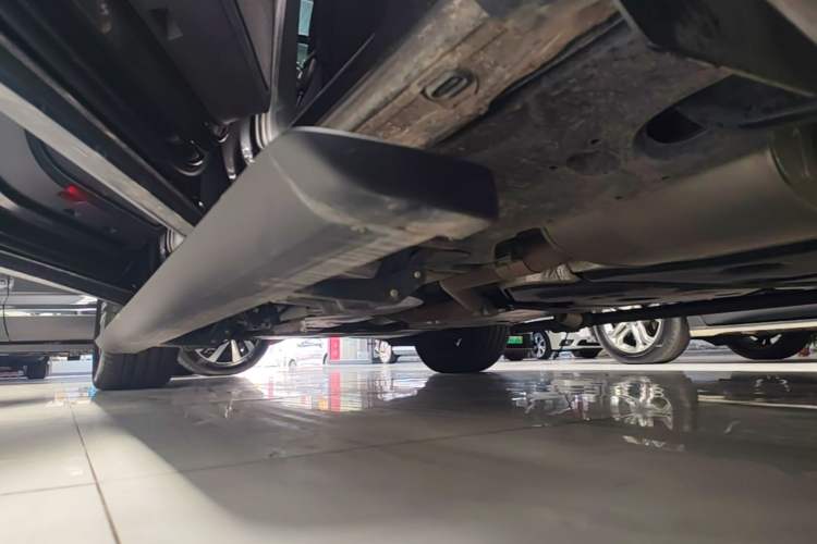Used Volkswagen Tavendor 2024 330TSI Luxury Touring - All-Inclusive Edition Left Side Sill