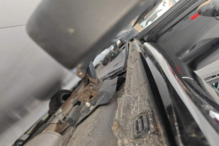 Used Volkswagen Tavendor 2024 380TSI All-Wheel Drive R-Line Cruise Edition Left Side Sill