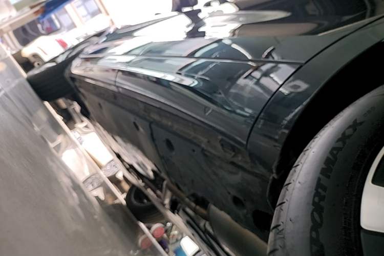 Used Volkswagen Tavendor 2024 380TSI All-Wheel-Drive R-Line Cruise Premium Edition Left Side Sill