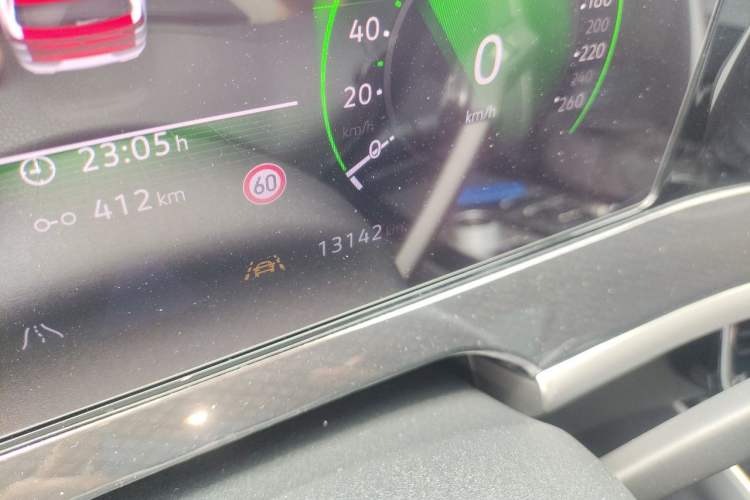 Used Volkswagen Tavendor 2024 380TSI All-Wheel-Drive R-Line Ambition Edition Odometer Close Up