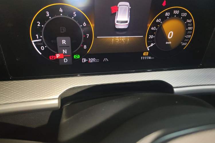 Used Volkswagen Tavendor 2024 380TSI All-Wheel-Drive R-Line Cruise Premium Edition Odometer Close Up