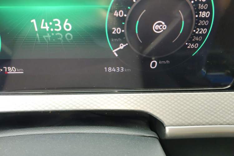 Used Volkswagen Tavendor 2024 330TSI Luxury Touring - All-Inclusive Edition Odometer Close Up