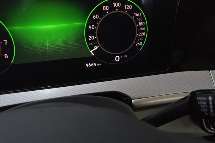 Used Volkswagen Tavendor 2024 380TSI All-Wheel Drive R-Line Cruise Edition Odometer Close Up