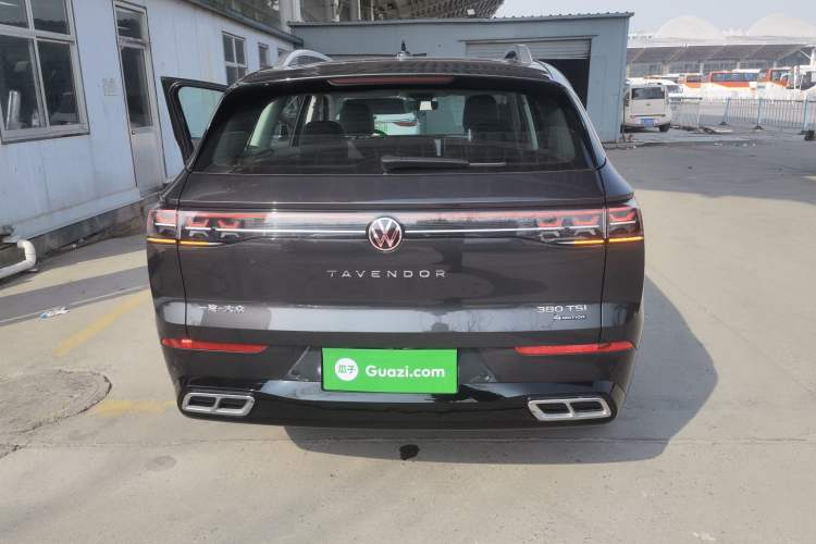 Used Volkswagen Tavendor 2024 380TSI All-Wheel-Drive R-Line Cruise Premium Edition Rear
