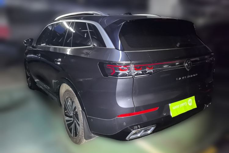 Used Volkswagen Tavendor 2024 380TSI All-Wheel Drive R-Line Cruise Edition Rear Left 45 Deg