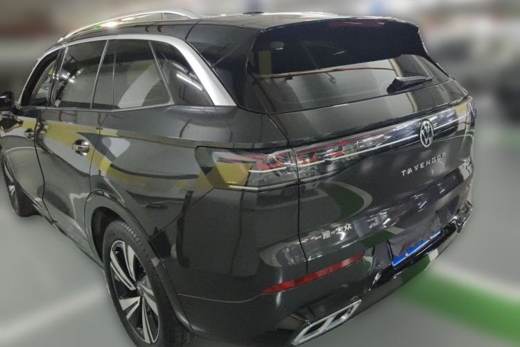 Used Volkswagen Tavendor 2024 380TSI All-Wheel-Drive R-Line Ambition Edition Rear Left 45 Deg