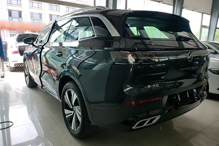 Used Volkswagen Tavendor 2024 380TSI All-Wheel-Drive R-Line Cruise Premium Edition Rear Left 45 Deg