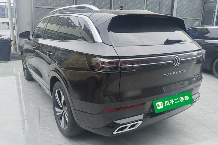 Used Volkswagen Tavendor 2024 380TSI All-Wheel-Drive R-Line Cruise Premium Edition Rear Left 45 Deg