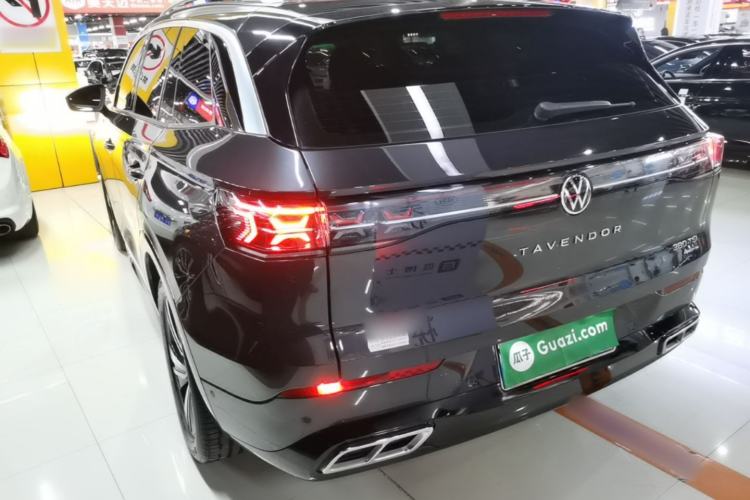 Used Volkswagen Tavendor 2024 380TSI All-Wheel Drive R-Line Cruise Edition Rear Left 45 Deg