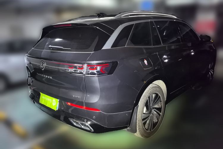 Used Volkswagen Tavendor 2024 380TSI All-Wheel Drive R-Line Cruise Edition Rear Right 45 Deg