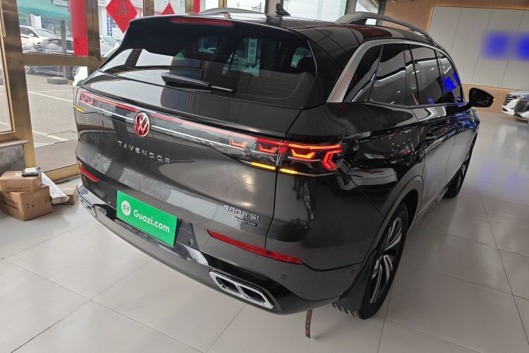 Used Volkswagen Tavendor 2024 380TSI All-Wheel Drive R-Line Cruise Edition Rear Right 45 Deg