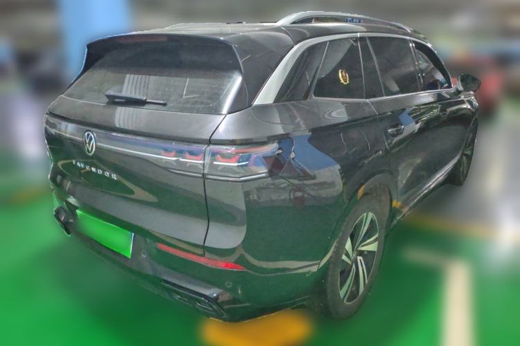 Used Volkswagen Tavendor 2024 380TSI All-Wheel Drive R-Line Cruise Edition Rear Right 45 Deg