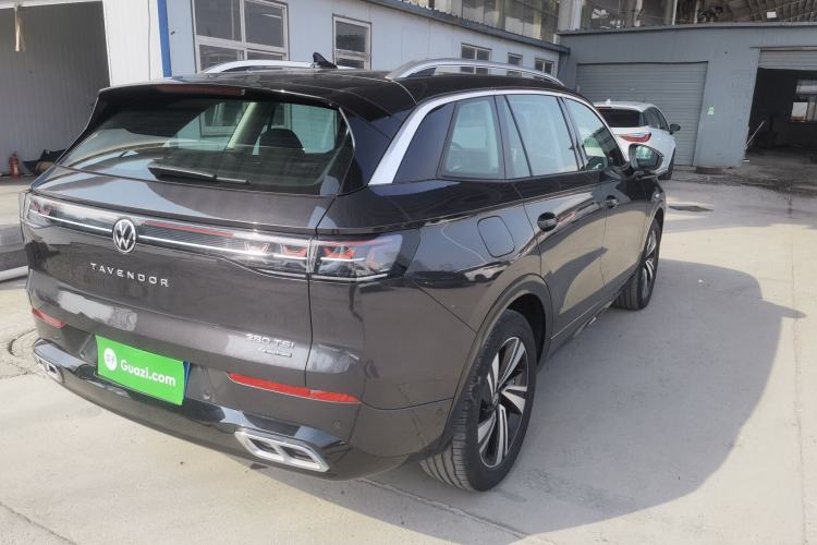 Used Volkswagen Tavendor 2024 380TSI All-Wheel-Drive R-Line Cruise Premium Edition Rear Right 45 Deg