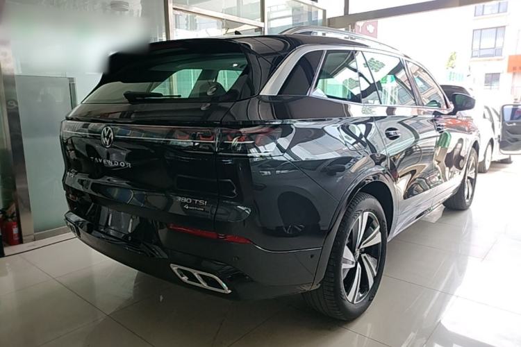 Used Volkswagen Tavendor 2024 380TSI All-Wheel-Drive R-Line Cruise Premium Edition Rear Right 45 Deg