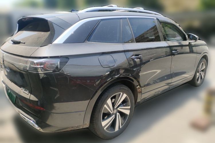Used Volkswagen Tavendor 2024 380TSI All-Wheel Drive R-Line Cruise Edition Rear Right 45 Deg