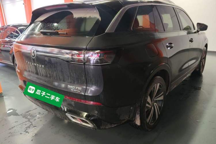 Used Volkswagen Tavendor 2024 380TSI All-Wheel Drive R-Line Cruise Edition Rear Right 45 Deg