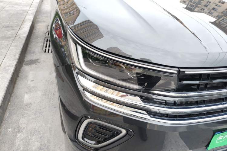Used Volkswagen Tavendor 2024 330TSI Luxury Touring - All-Inclusive Edition Right Front Headlight