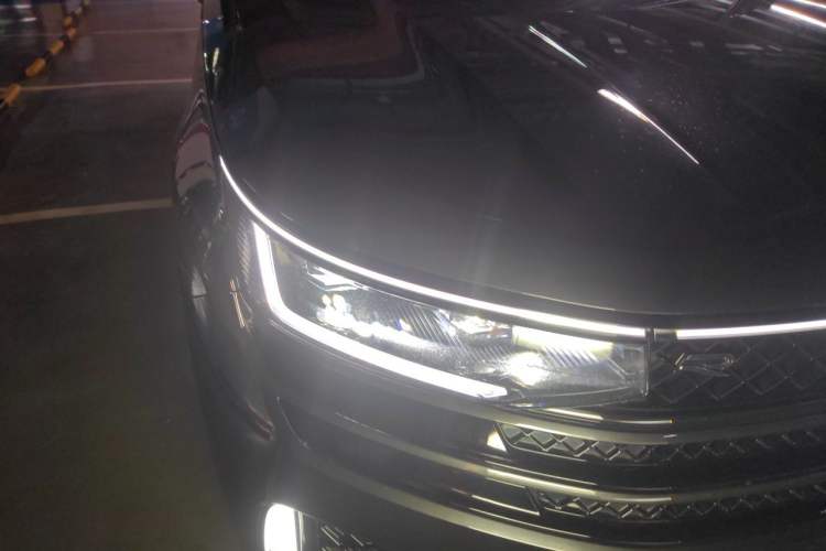 Used Volkswagen Tavendor 2024 380TSI All-Wheel-Drive R-Line Journey Shared Enjoyment Model Right Front Headlight