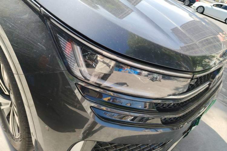 Used Volkswagen Tavendor 2024 380TSI All-Wheel Drive R-Line Cruise Edition Right Front Headlight