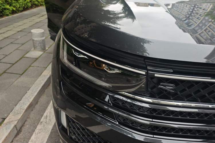 Used Volkswagen Tavendor 2024 380TSI All-Wheel-Drive R-Line Journey Shared Enjoyment Model Right Front Headlight