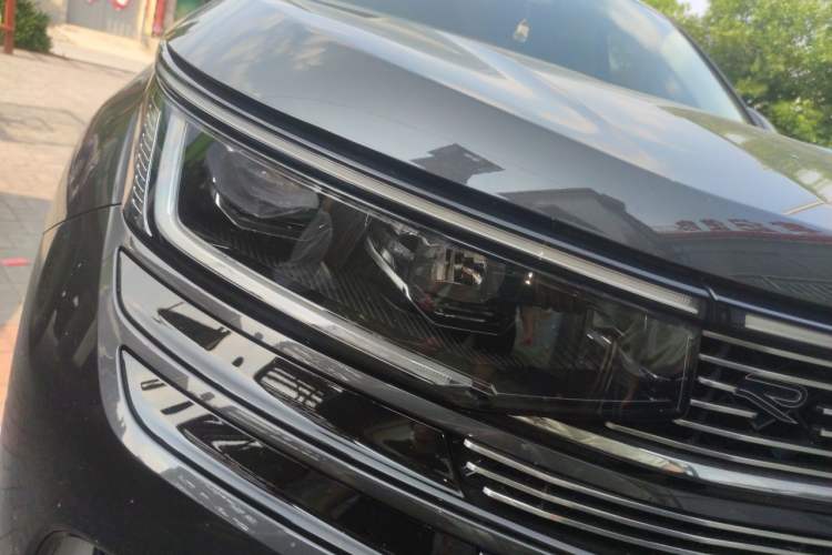 Used Volkswagen Tavendor 2024 380TSI All-Wheel Drive R-Line Cruise Edition Right Front Headlight