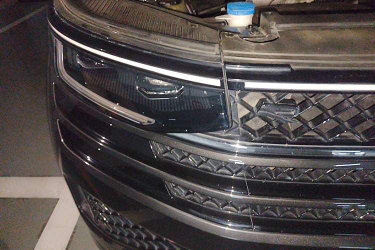Used Volkswagen Tavendor 2024 380TSI All-Wheel Drive R-Line Cruise Edition Right Front Headlight