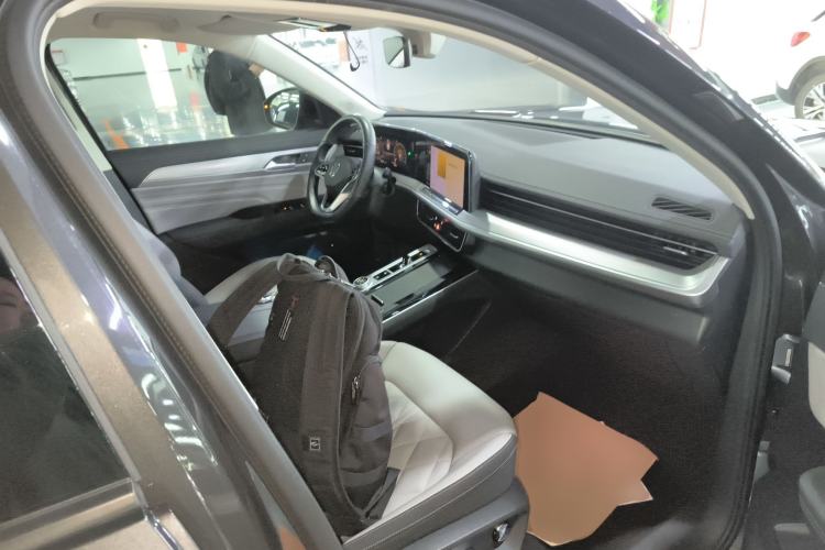 Used Volkswagen Tavendor 2024 380TSI All-Wheel Drive R-Line Cruise Edition Right Front Seat