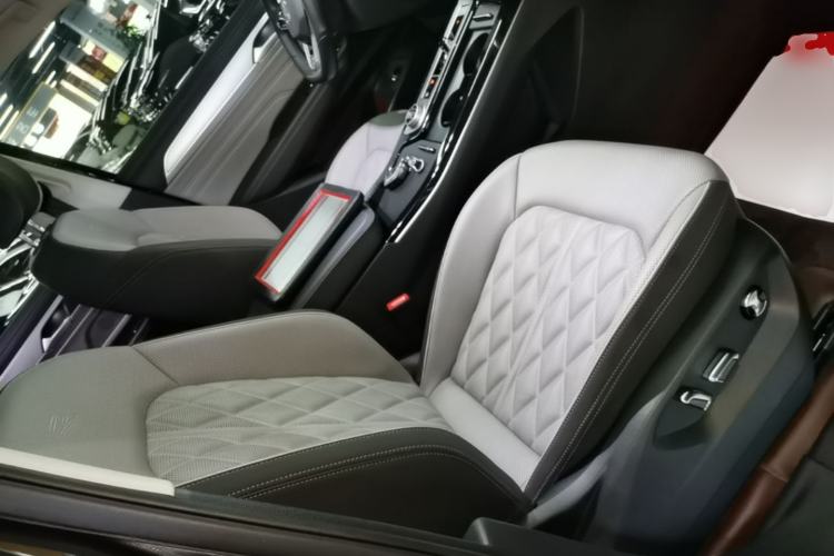 Used Volkswagen Tavendor 2024 380TSI All-Wheel Drive R-Line Cruise Edition Right Front Seat
