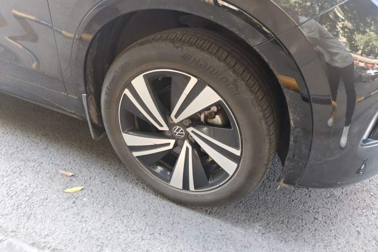 Used Volkswagen Tavendor 2024 380TSI All-Wheel Drive R-Line Cruise Edition Right Front Wheel Hub
