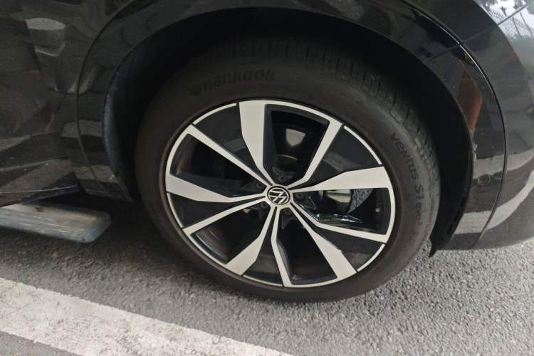 Used Volkswagen Tavendor 2024 380TSI All-Wheel-Drive R-Line Journey Shared Enjoyment Model Right Front Wheel Hub