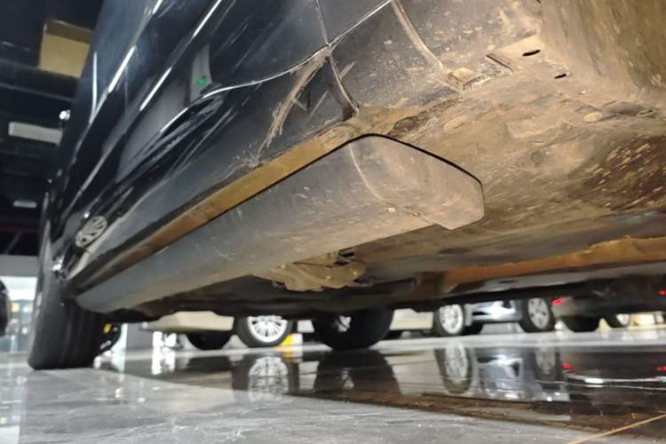 Used Volkswagen Tavendor 2024 380TSI All-Wheel Drive R-Line Cruise Edition Right Side Sill