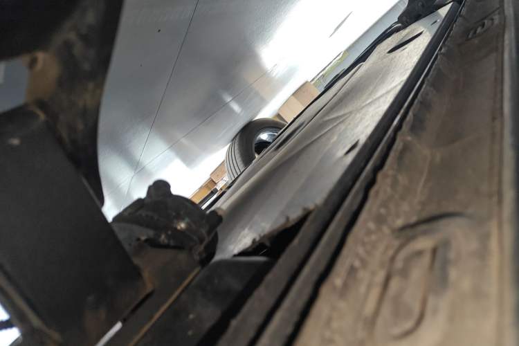 Used Volkswagen Tavendor 2024 380TSI All-Wheel Drive R-Line Cruise Edition Right Side Sill