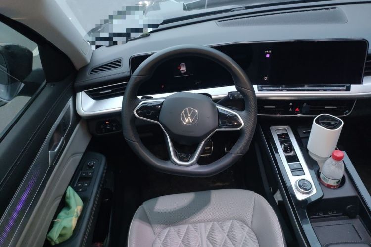 Used Volkswagen Tavendor 2024 380TSI All-Wheel Drive R-Line Cruise Edition Steering Wheel