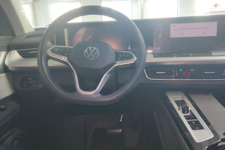 Used Volkswagen Tavendor 2024 330TSI Luxury Touring - All-Inclusive Edition Steering Wheel