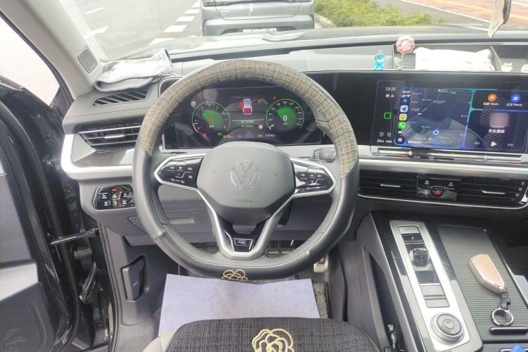 Used Volkswagen Tavendor 2024 380TSI All-Wheel-Drive R-Line Ambition Edition Steering Wheel