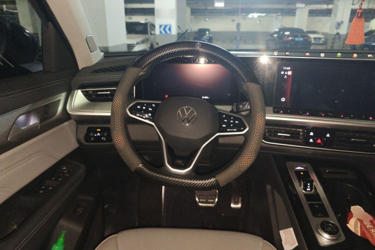 Used Volkswagen Tavendor 2024 380TSI All-Wheel-Drive R-Line Journey Shared Enjoyment Model Steering Wheel