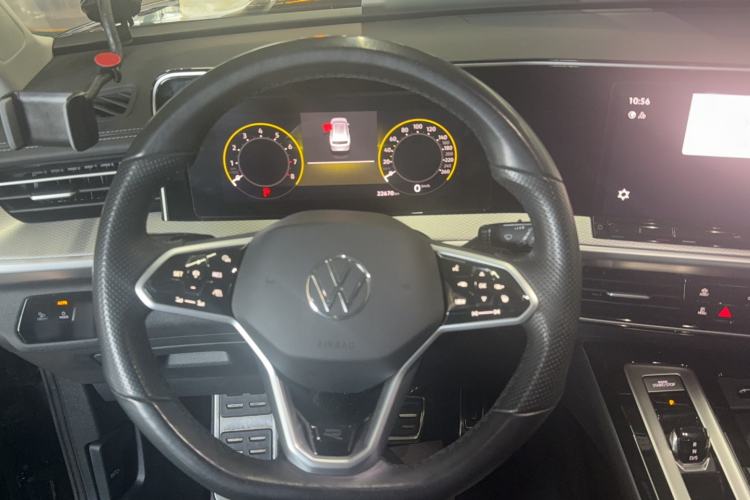 Used Volkswagen Tavendor 2024 380TSI All-Wheel Drive R-Line Cruise Edition Steering Wheel