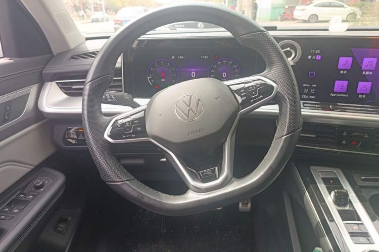 Used Volkswagen Tavendor 2024 380TSI All-Wheel Drive R-Line Cruise Edition Steering Wheel