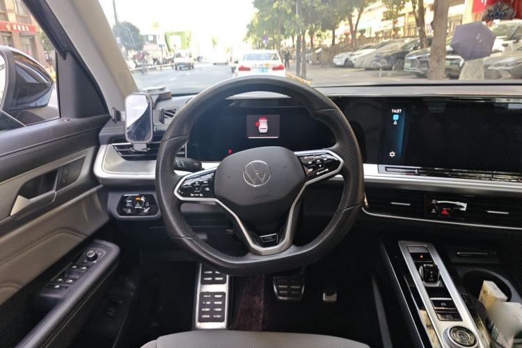 Used Volkswagen Tavendor 2024 380TSI All-Wheel Drive R-Line Cruise Edition Steering Wheel