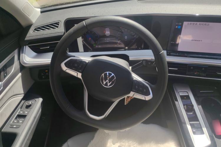 Used Volkswagen Tavendor 2024 330TSI Luxury Touring - All-Inclusive Edition Steering Wheel