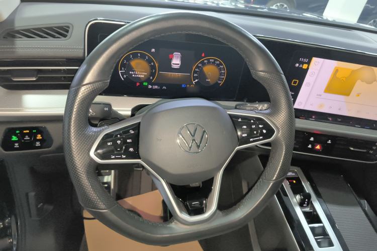 Used Volkswagen Tavendor 2024 380TSI All-Wheel Drive R-Line Cruise Edition Steering Wheel