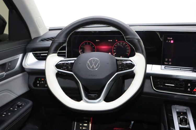 Used Volkswagen Tavendor 2024 380TSI All-Wheel-Drive R-Line Cruise Premium Edition Steering Wheel