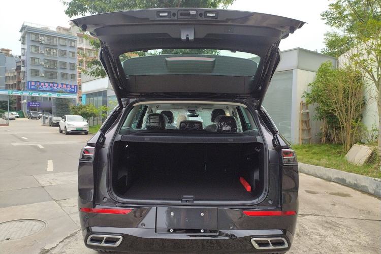 Used Volkswagen Tavendor 2024 Facelifted 380TSI All-Wheel Drive R-Line Cruise Premium Edition Trunk