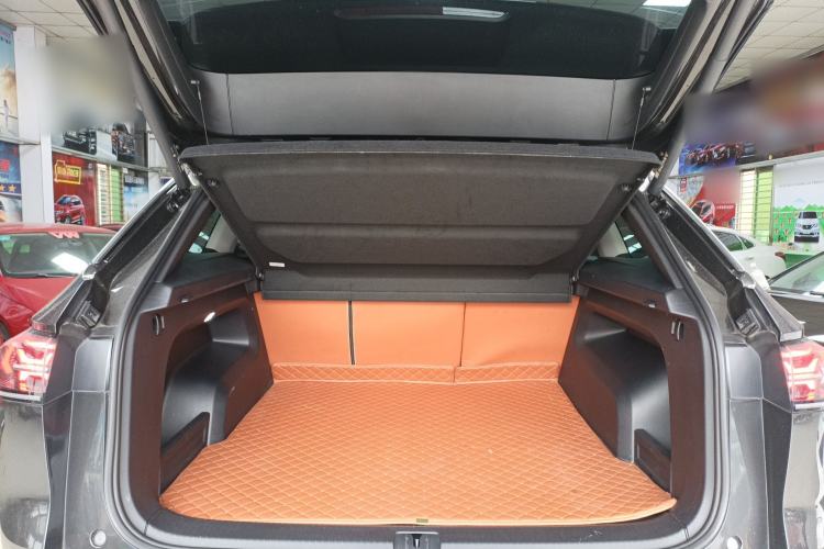 Used Volkswagen Tavendor 2024 330TSI Luxury Touring - All-Inclusive Edition Trunk