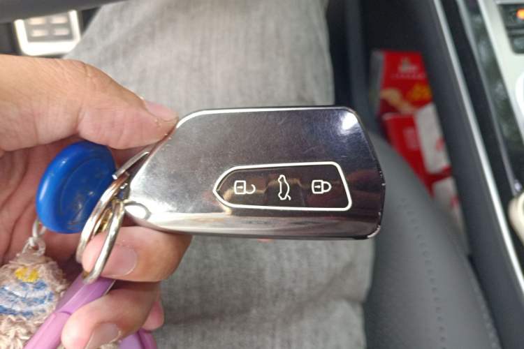 Used Volkswagen Tavendor 2024 380TSI All-Wheel Drive R-Line Cruise Edition Vehicle Key
