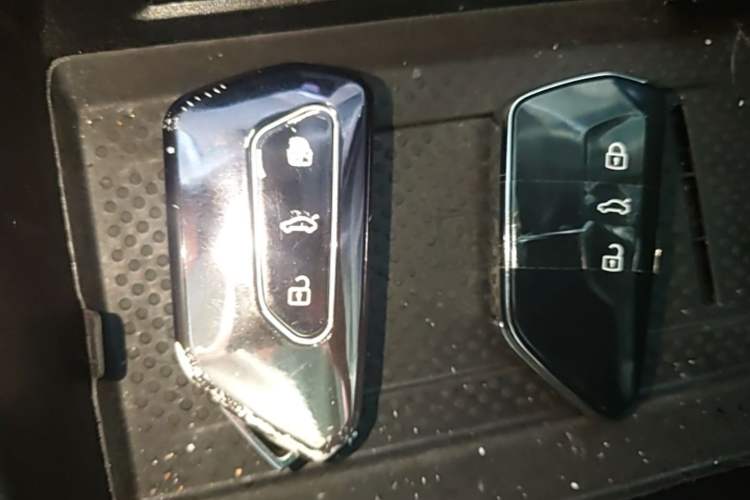 Used Volkswagen Tavendor 2024 330TSI Luxury Touring Edition Vehicle Key