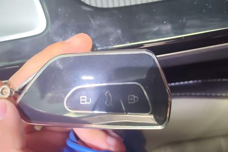 Used Volkswagen Tavendor 2024 330TSI Luxury Touring - All-Inclusive Edition Vehicle Key