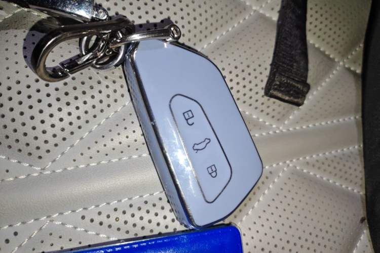 Used Volkswagen Tavendor 2024 380TSI All-Wheel Drive R-Line Cruise Edition Vehicle Key