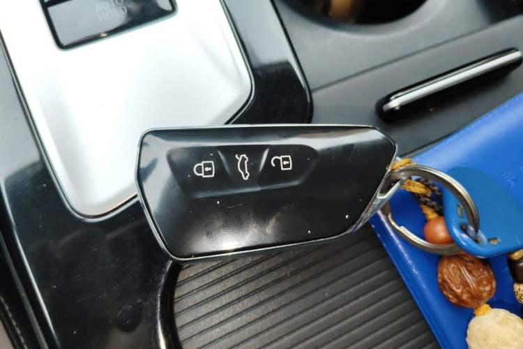 Used Volkswagen Tavendor 2024 330TSI Luxury Touring - All-Inclusive Edition Vehicle Key