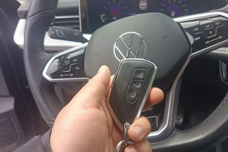 Used Volkswagen Tavendor 2024 380TSI All-Wheel Drive R-Line Cruise Edition Vehicle Key